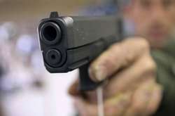 У Києві невідомі розстріляли мікроавтобус: опубліковано відео