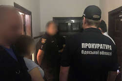 На Одещині поліцейський попався на хабарі $3 тисячі