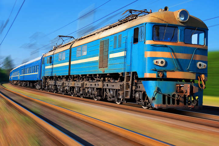 На вихідні до Дня Конституції призначено додаткові поїзди із Києва ...
