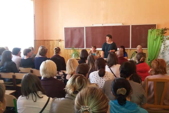 У школах Львова скликають батьківські збори через напад підлітків на табір ромів