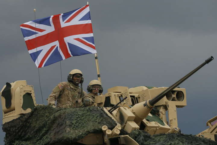 Британські законодавці закликають збільшити витрати на оборону