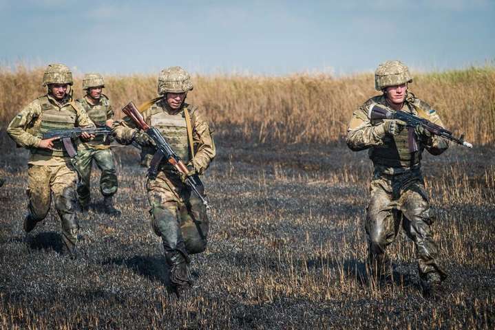 Боевики активизировали обстрелы на Донбассе, есть раненый военный