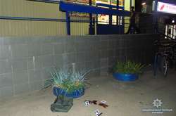 Напад стався біля супермаркету на проспекті Тичини