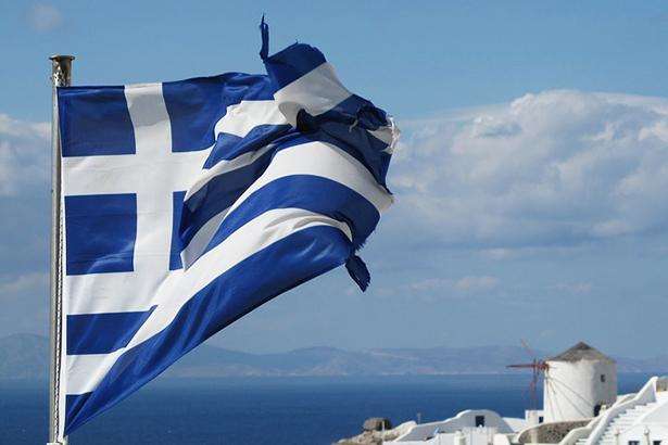 Коаліційний уряд в Греції втратив іще одного депутата