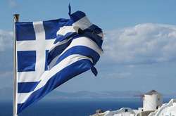 Коаліційний уряд в Греції втратив іще одного депутата