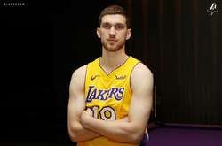 Лос-Анджелес «Лейкерс» презентував українського баскетболіста Михайлюка (фото)