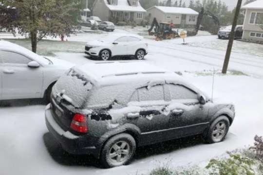 У Канаді посеред літа випав сніг (фото)