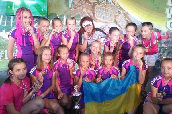 Молоді українські хокеїсти на траві здобули три золота на Всесвітніх іграх