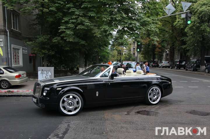 В центре Киева замечен Rolls-Royce Phantom стоимостью $520 тысяч (фото)