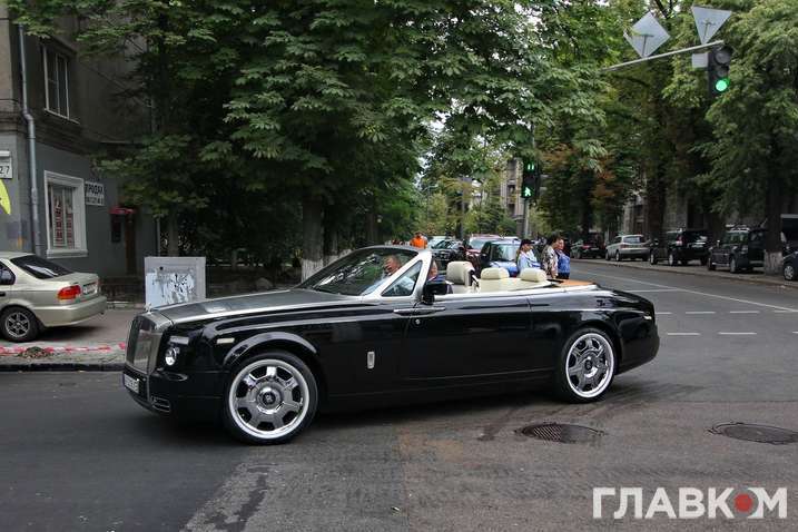 У центрі Києва «засвітився» Rolls-Royce вартістю півмільйона доларів (фото)
