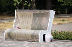 В одеському парку Шевченка з`явилися незвичайні лавки.