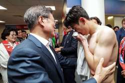 Збірну Південної Кореї закидали яйцями після поверненню додому (відео)