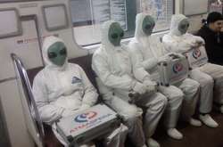 Странные пассажиры в метро: неожиданные фото из подземки Киева и не только