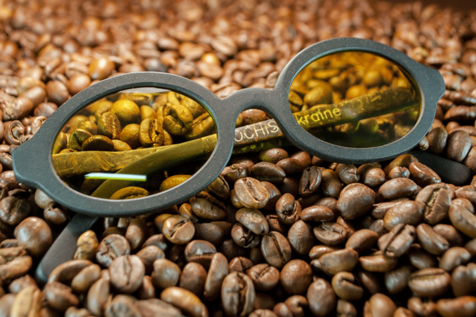 Українська компанія створила окуляри з кави та льону