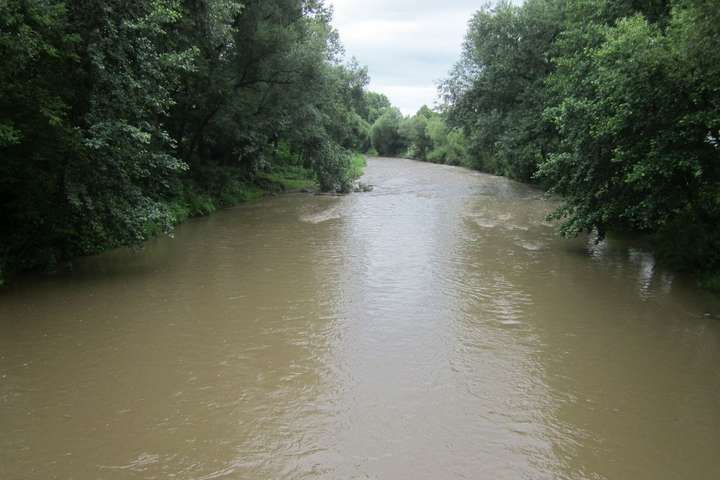 Рятувальники попередили про дощовий паводок на річках