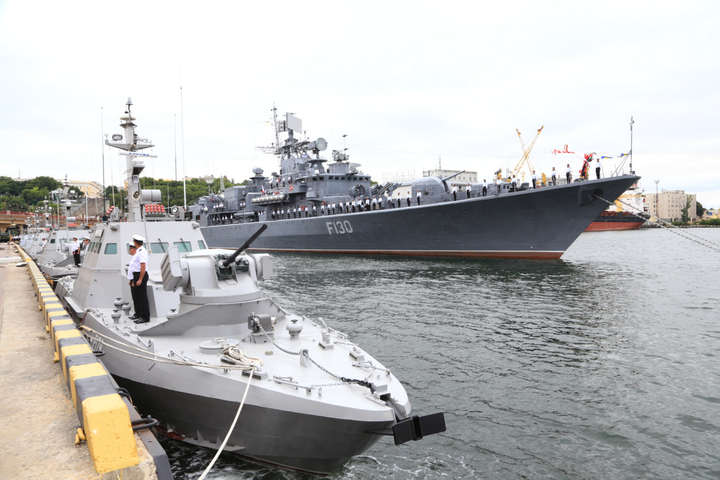 Військовий флот отримав чотири нових броньованих катери: фото