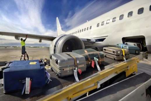 150 пасажирів авіакомпанії «Браво» полетіли на відпочинок без багажу