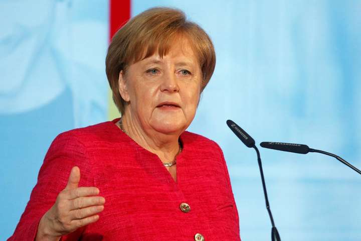 Меркель побоюється, що питання мігрантів може розколоти Європу