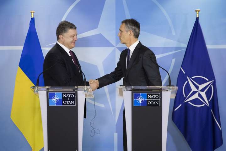 На саміті НАТО Україна повинна говорити не про членство, а про прагматичну співпрацю – експерт 