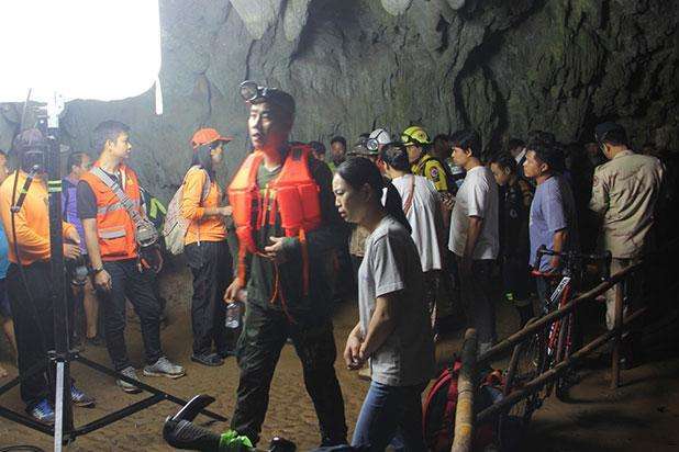 У Таїланді знайшли дітей, які зникли в печері дев’ять днів тому