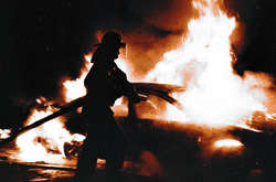 Вночі у Києві горіли три автомобілі