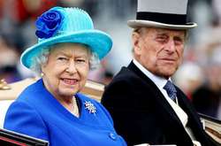 Королева Елизавета II запретила принцу Филиппу жарить барбекю 