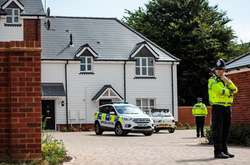  Фото: Getty 
 Поліція оточила будинок, де знайшли отруєних людей 