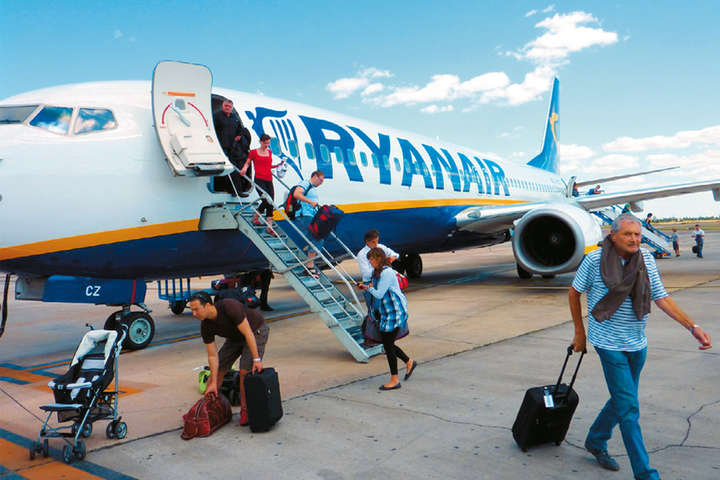 На Кіпрі упіймали українця, через якого затримали два авіарейси  