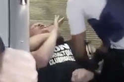 Взбунтовавшегося пассажира правоохранители доставили обратно в терминал