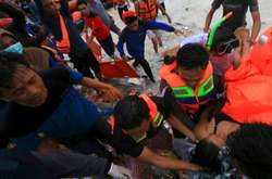 Біля Індонезії затонув пором: 34 людини загинули