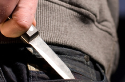 На Закарпатті іноземець напав з ножем на відвідувача монастиря 