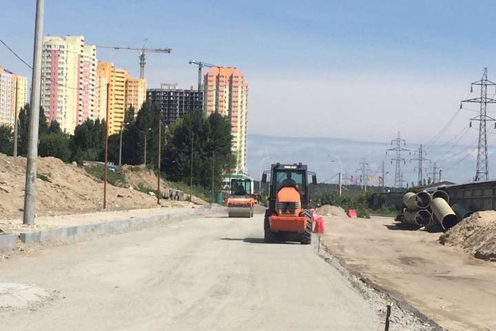 «Автодорівці» звітують, як просувається ремонт київських доріг (фото)