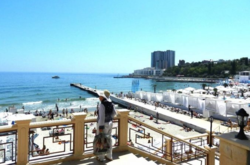 На трьох одеських спусках до моря відремонтують системи освітлення