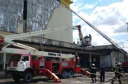 Масштабну пожежу на столичному комбінаті ліквідовано