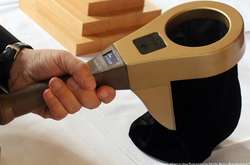 Устройство для пожертвований (электронная форма оплаты + мешок для традиционной)