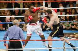 Віталій Кличко і Леннокс Льюїс проведуть виставковий бій в Києві