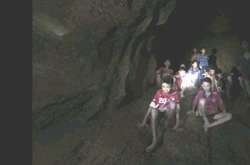 У Таїланді заблоковані в печері футболісти написали зворушливі листи батькам