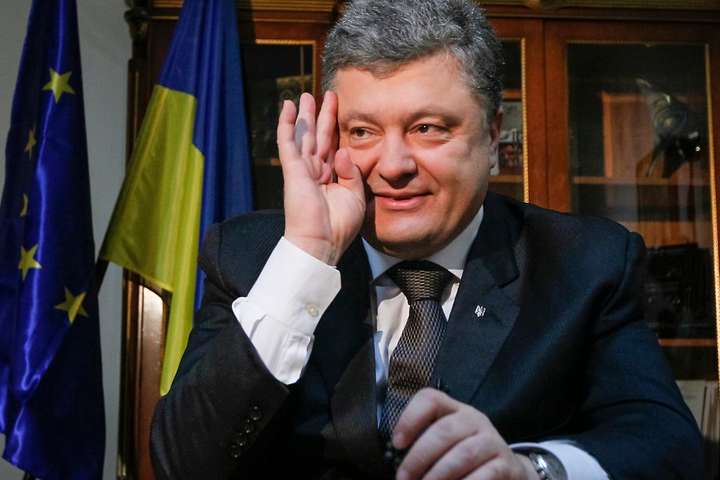 Порошенко потролив Тимошенко