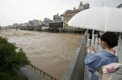 У Японії через дощі загинули вже 38 людей