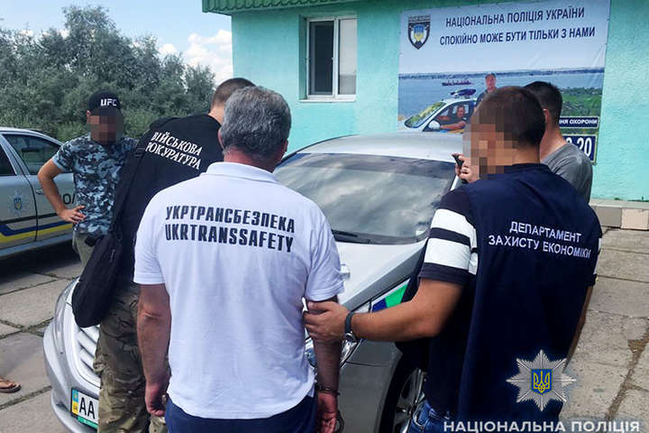 У Миколаївській області чиновник «Укртрансбезпеки» погорів на хабарі