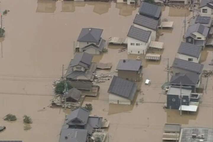 В Японії через смертоносні дощі загинули 64 людини 