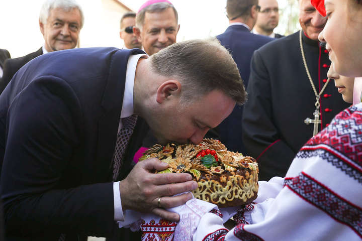 Роковини Волинської трагедії: Президент Польщі Дуда прибув до Луцька