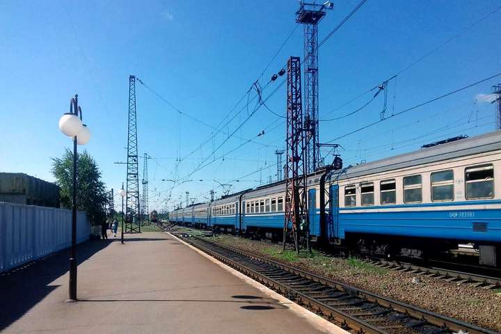 Потяг збив на смерть чоловіка на Харківщині