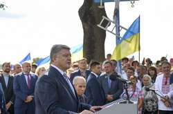 Порошенко на Волині: «Вічна пам’ять кожному українцеві. Вічна пам’ять кожному поляку»