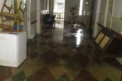 В Ужгороді після дощу підтопило лікарню