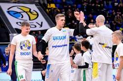 Володимир Герун (у центрі)