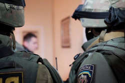 Правоохоронці проводять обшук в квартирі головного фіскала Вінниччини – ЗМІ