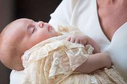 Крестины принца Луи прошли без королевы Елизаветы ІІ: в сети появились первые снимки и видео