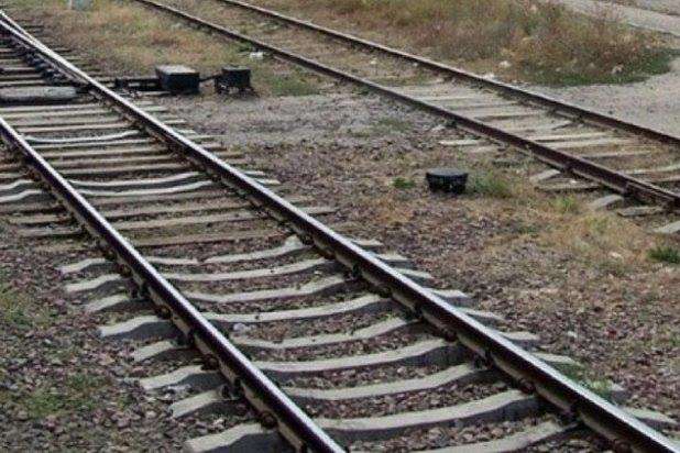 У Львові поїзд збив двох людей: жінка загинула