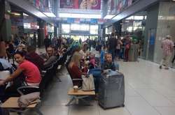Туристичний колапс триває: люди вже добу не можуть вилетіти з Жулян до Єгипту